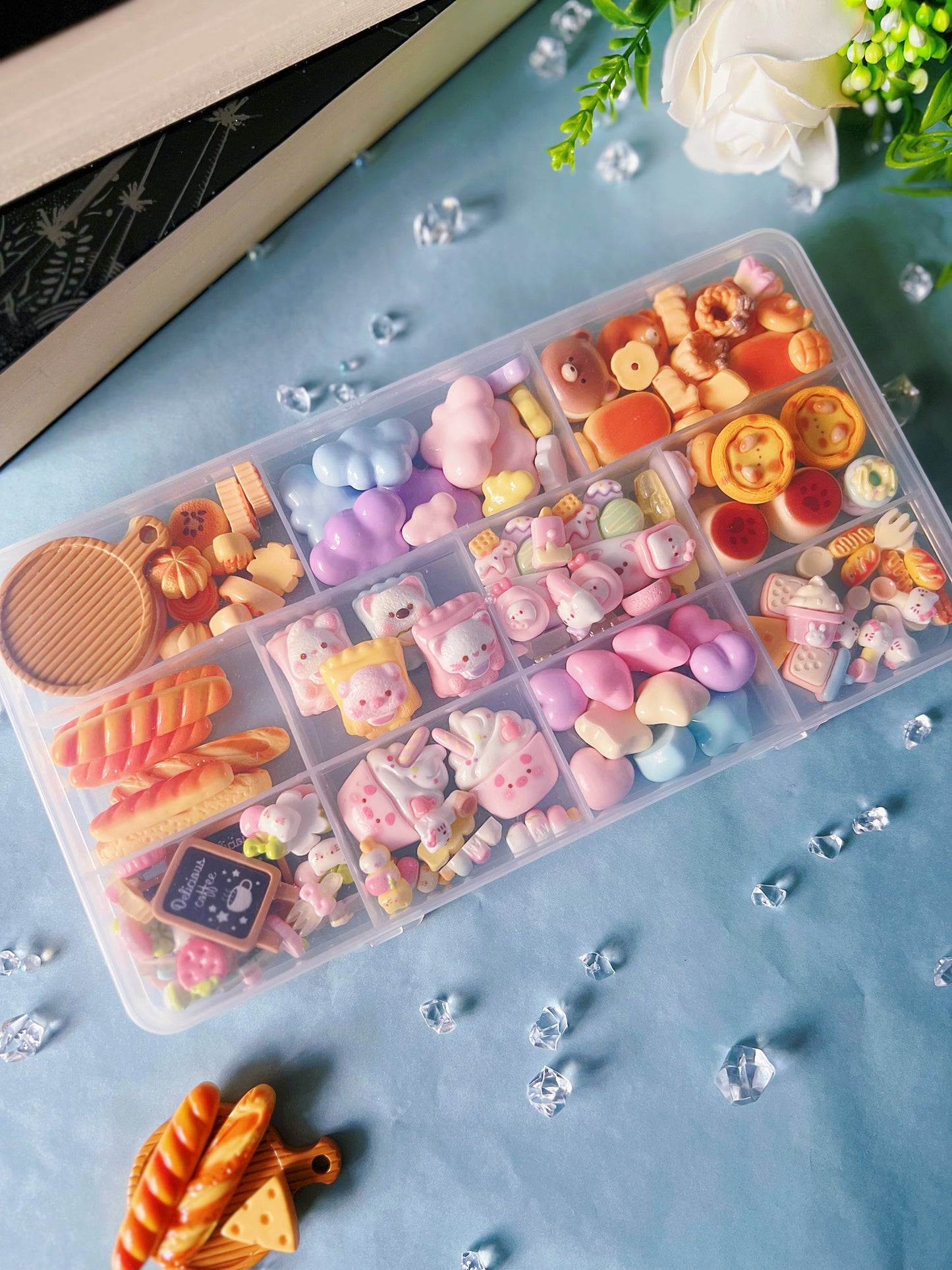 125 Pieces Mini Pastel Bakery Cabochon Set with Organising Box – Kawaii Resin Charms for Decoden & DIY Crafts