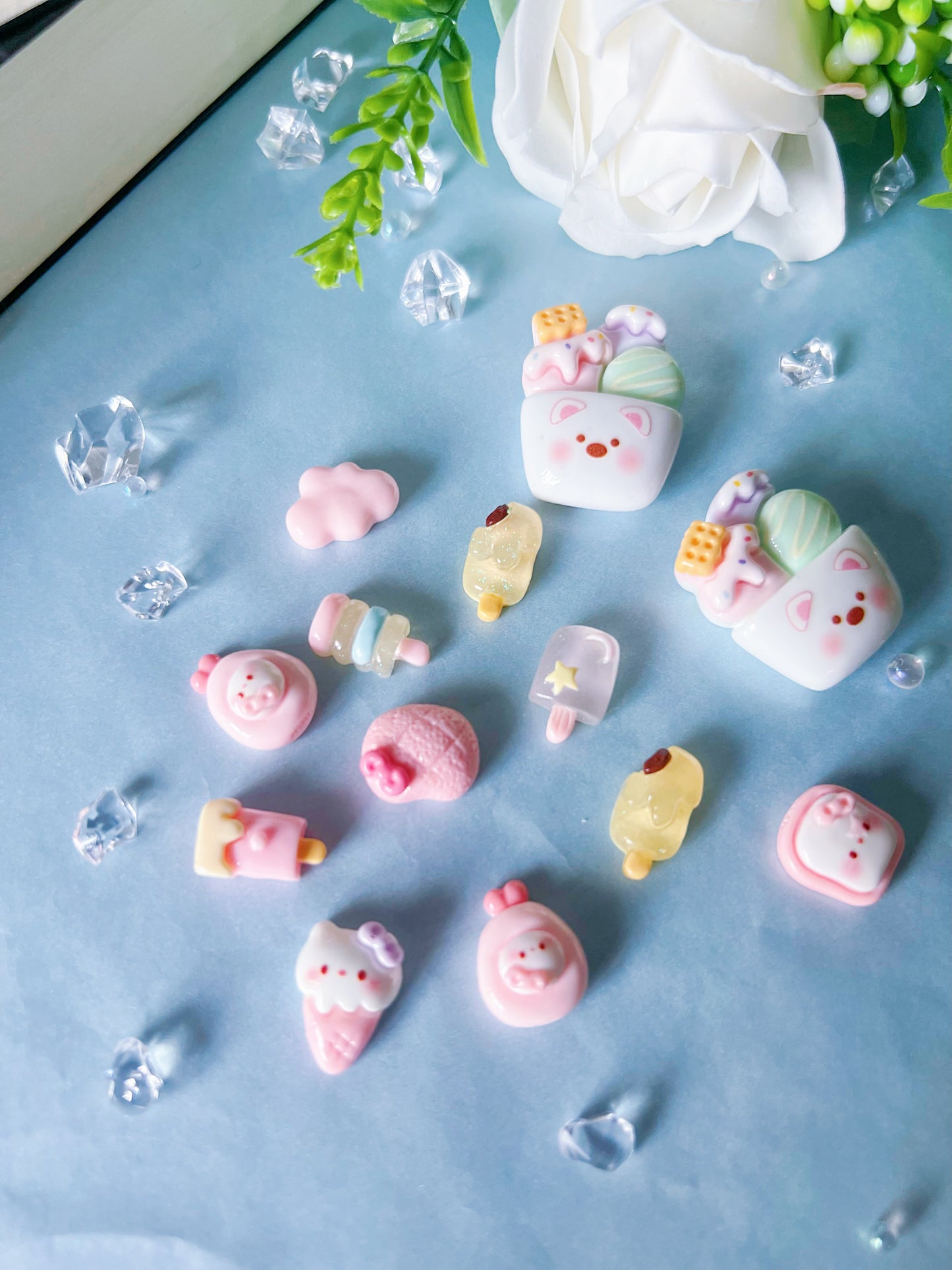 125 Pieces Mini Pastel Bakery Cabochon Set with Organising Box – Kawaii Resin Charms for Decoden & DIY Crafts