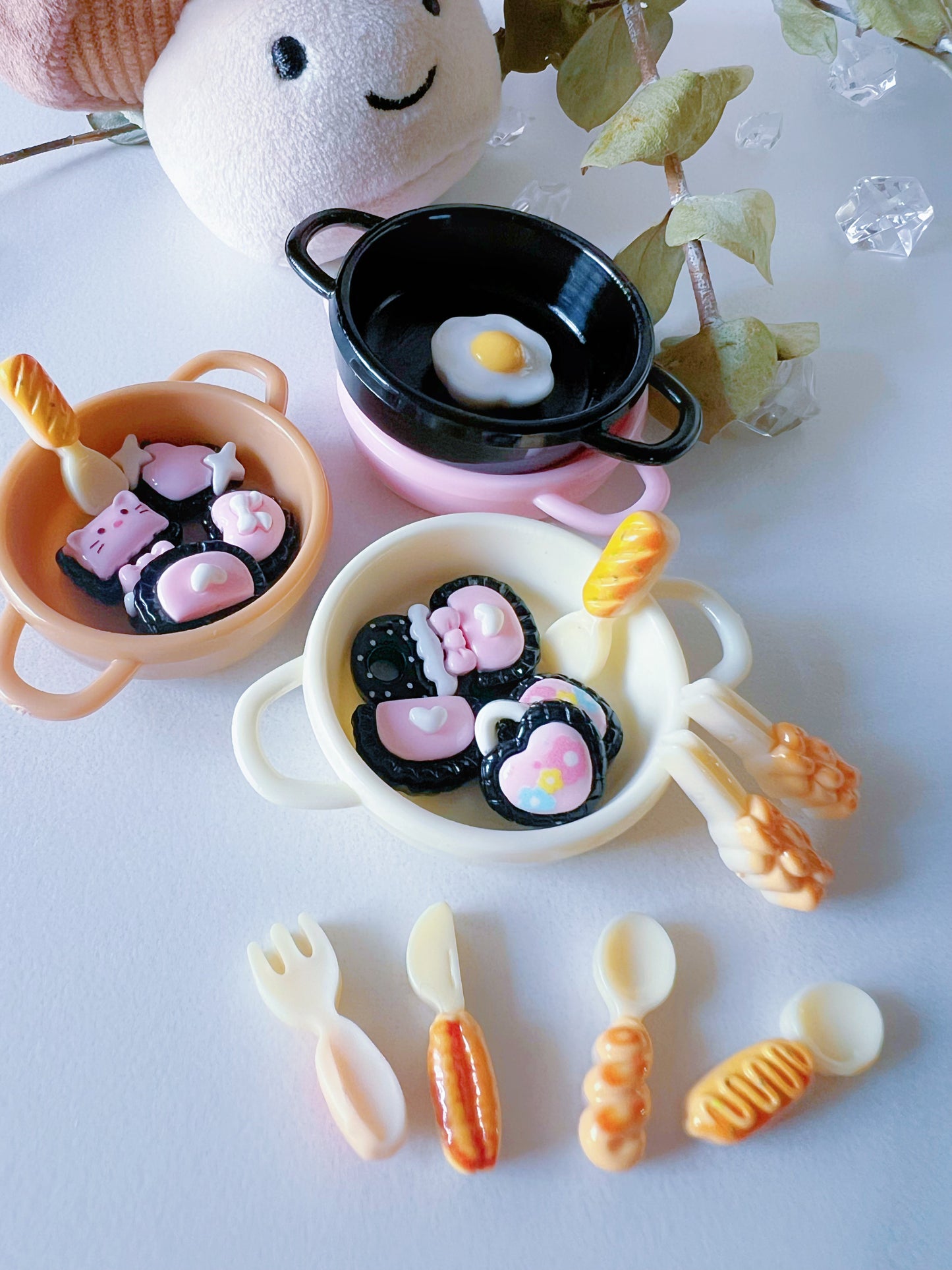 200 Pieces Pastel Bakery & Kitchen Cabochon Set with Organising Box – Kawaii Resin Charms for Decoden and DIY Crafts