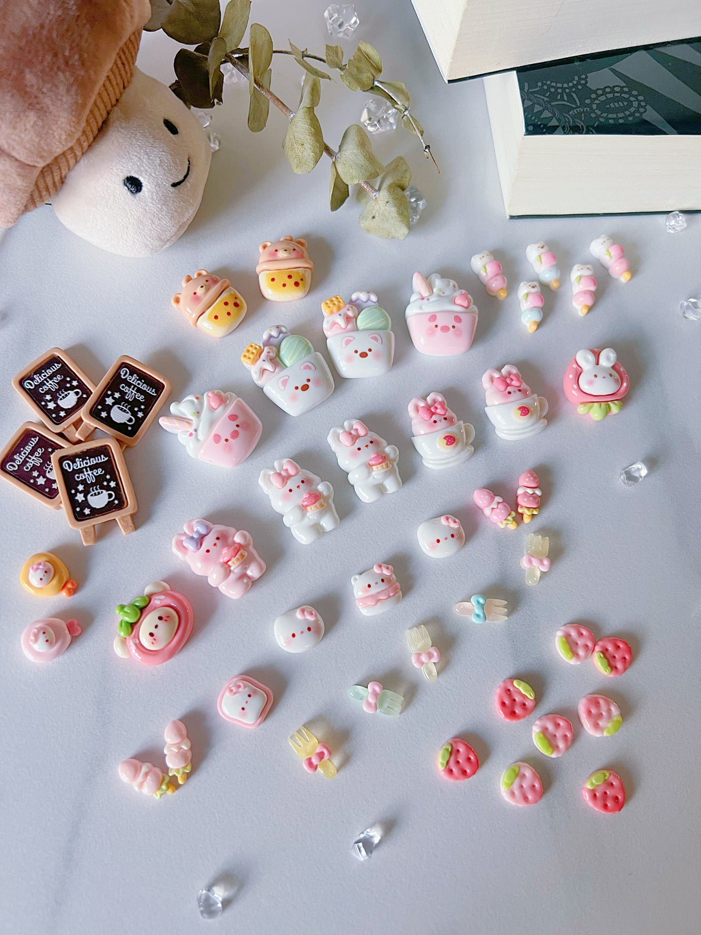 200 Pieces Pastel Bakery & Kitchen Cabochon Set with Organising Box – Kawaii Resin Charms for Decoden and DIY Crafts